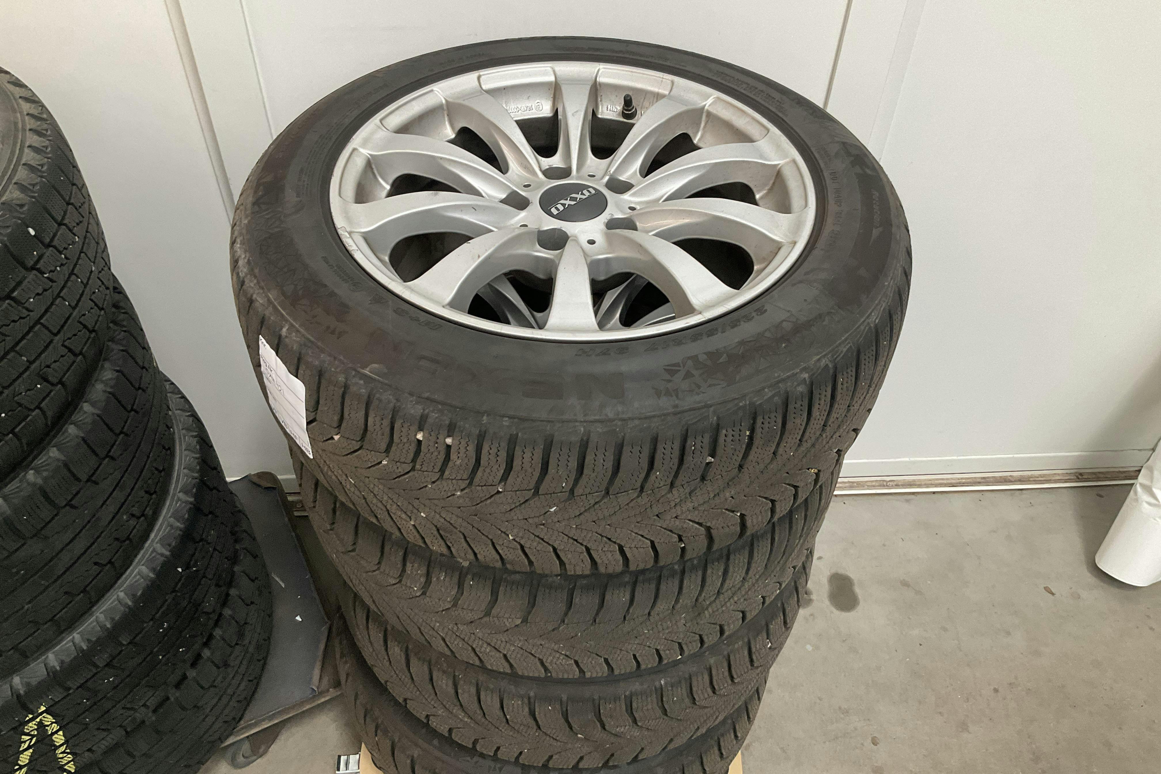 Vehicle Image 13