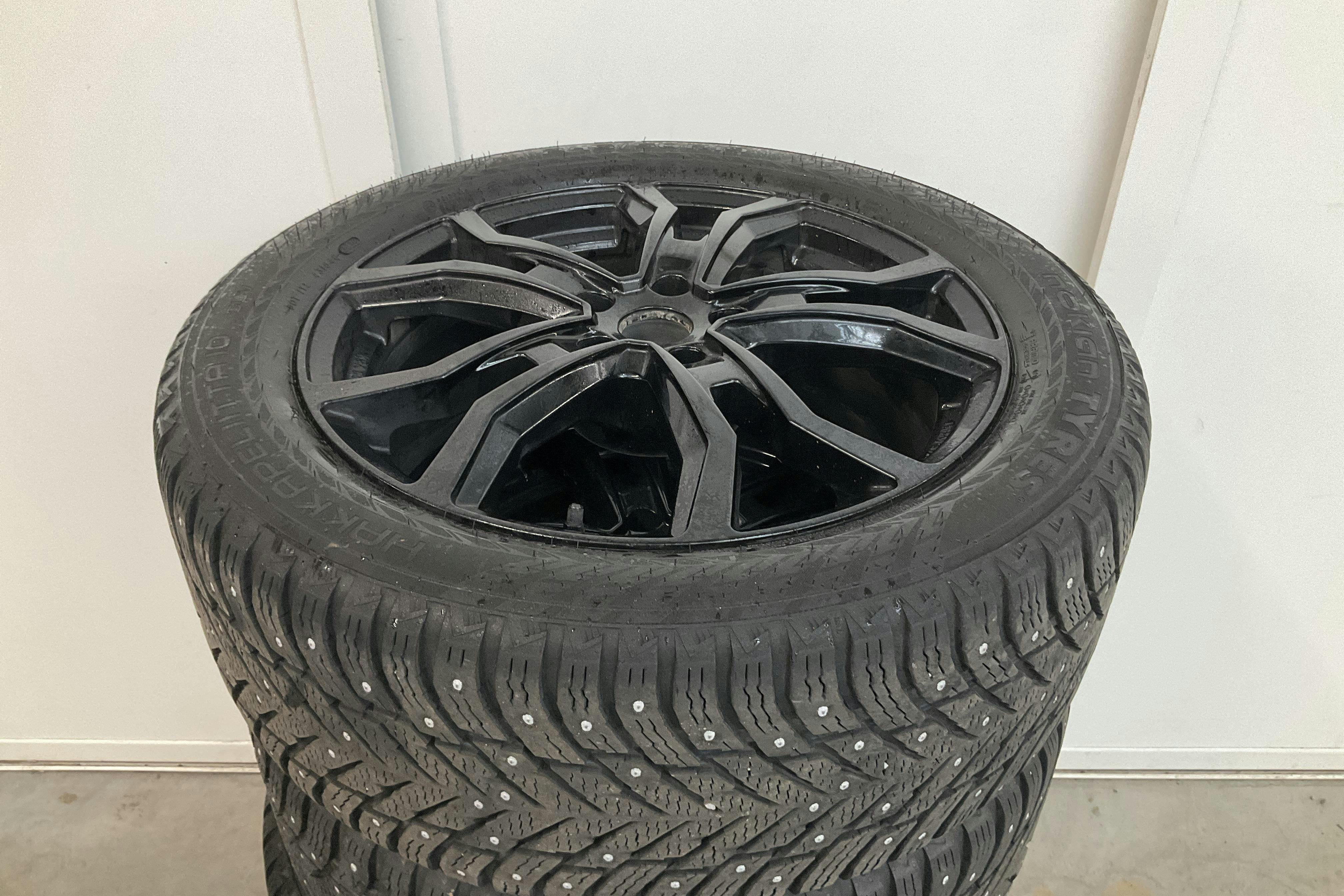 Vehicle Image 16