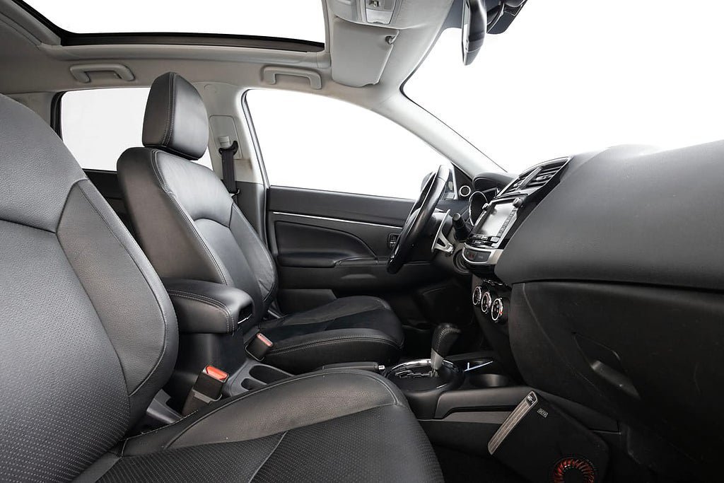 Vehicle Image 14
