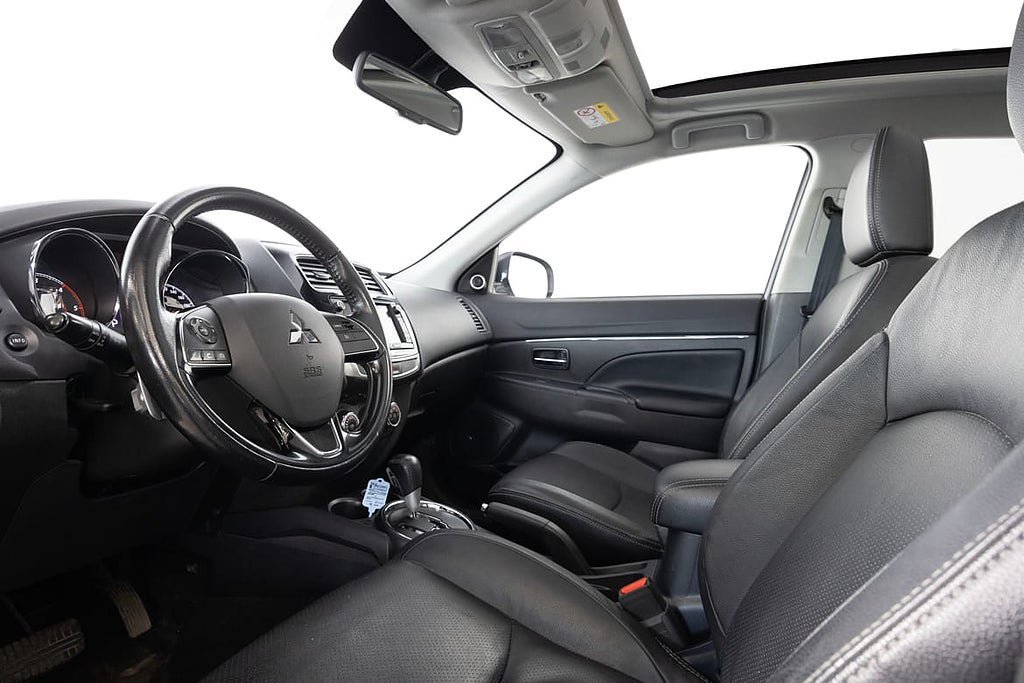 Vehicle Image 16