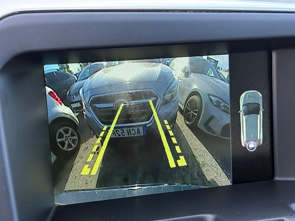 Vehicle Image 25