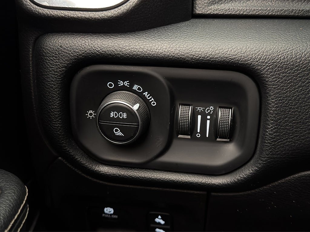 Vehicle Image 31