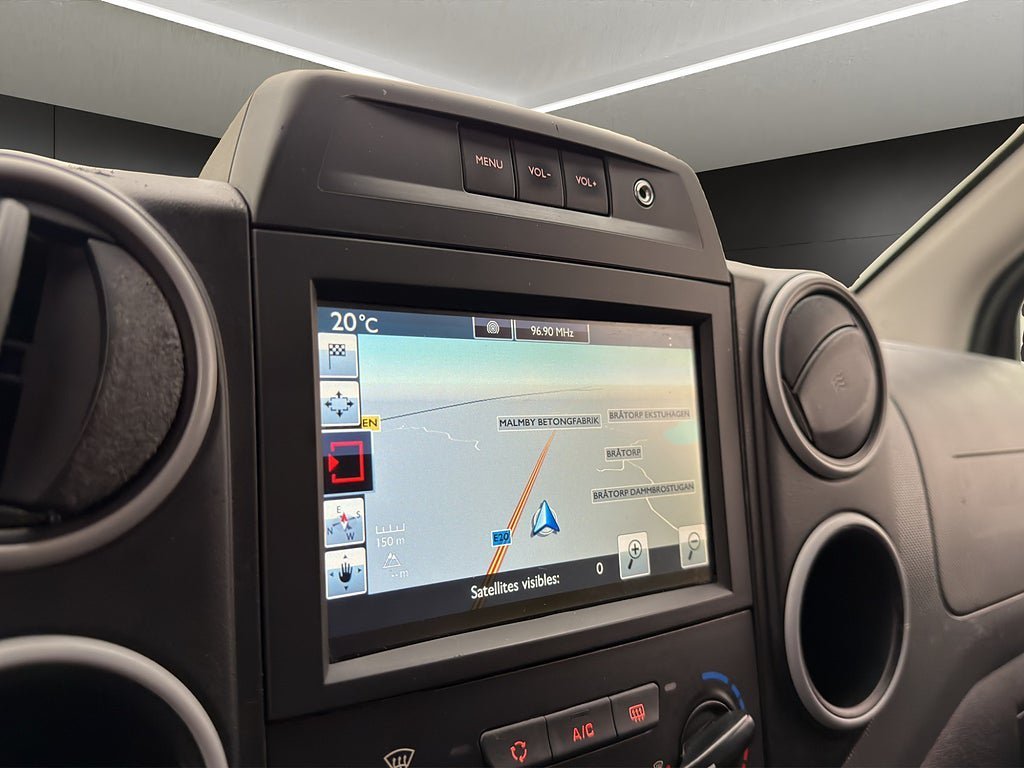 Vehicle Image 19
