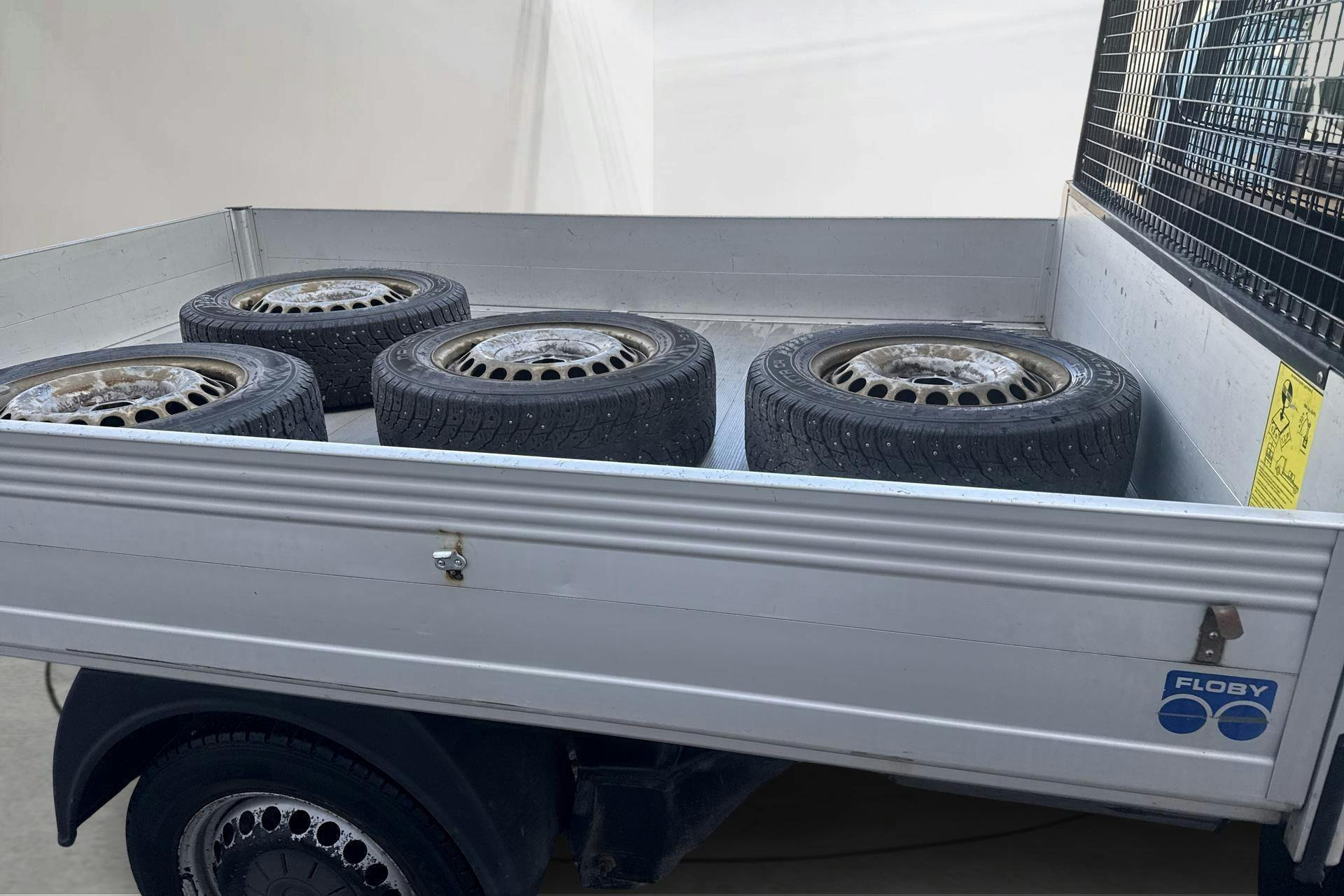 Vehicle Image 8