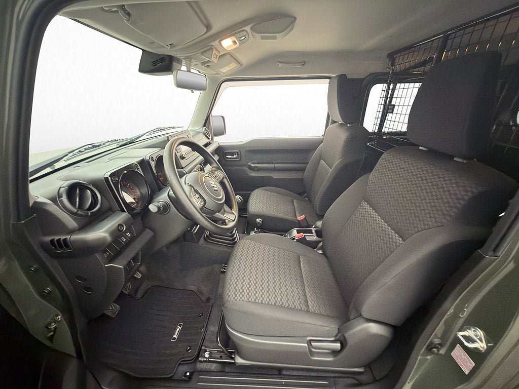 Vehicle Image 12