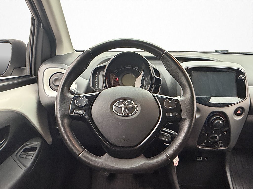 Vehicle Image 19