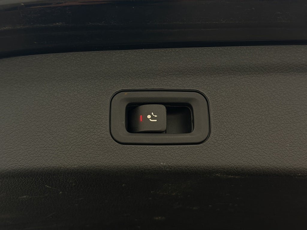 Vehicle Image 34