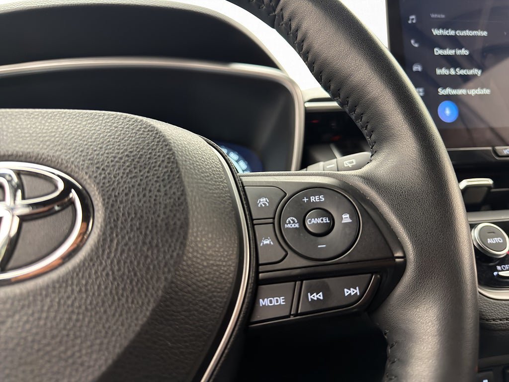 Vehicle Image 16
