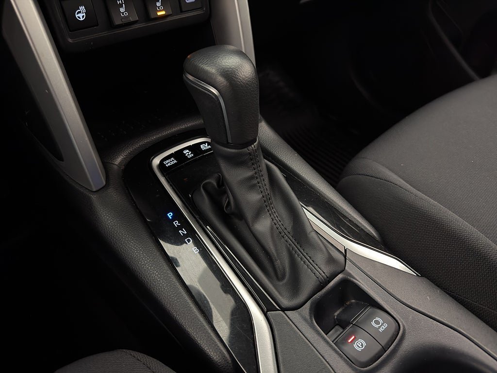 Vehicle Image 24