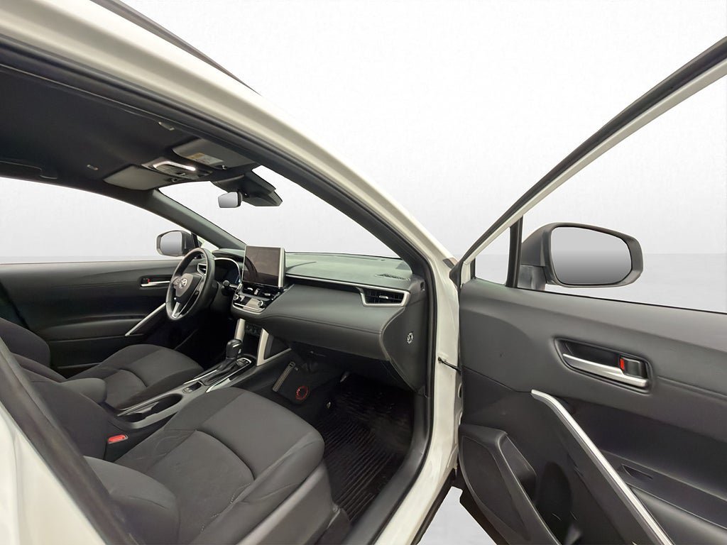 Vehicle Image 25