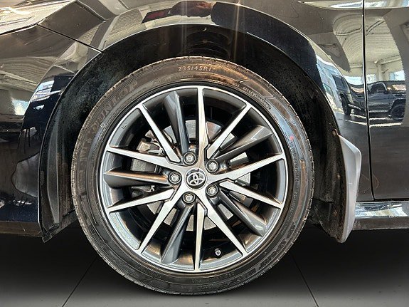 Vehicle Image 14