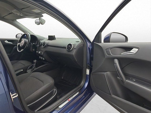 Vehicle Image 25