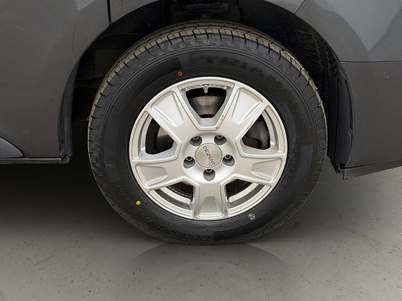 Vehicle Image 36