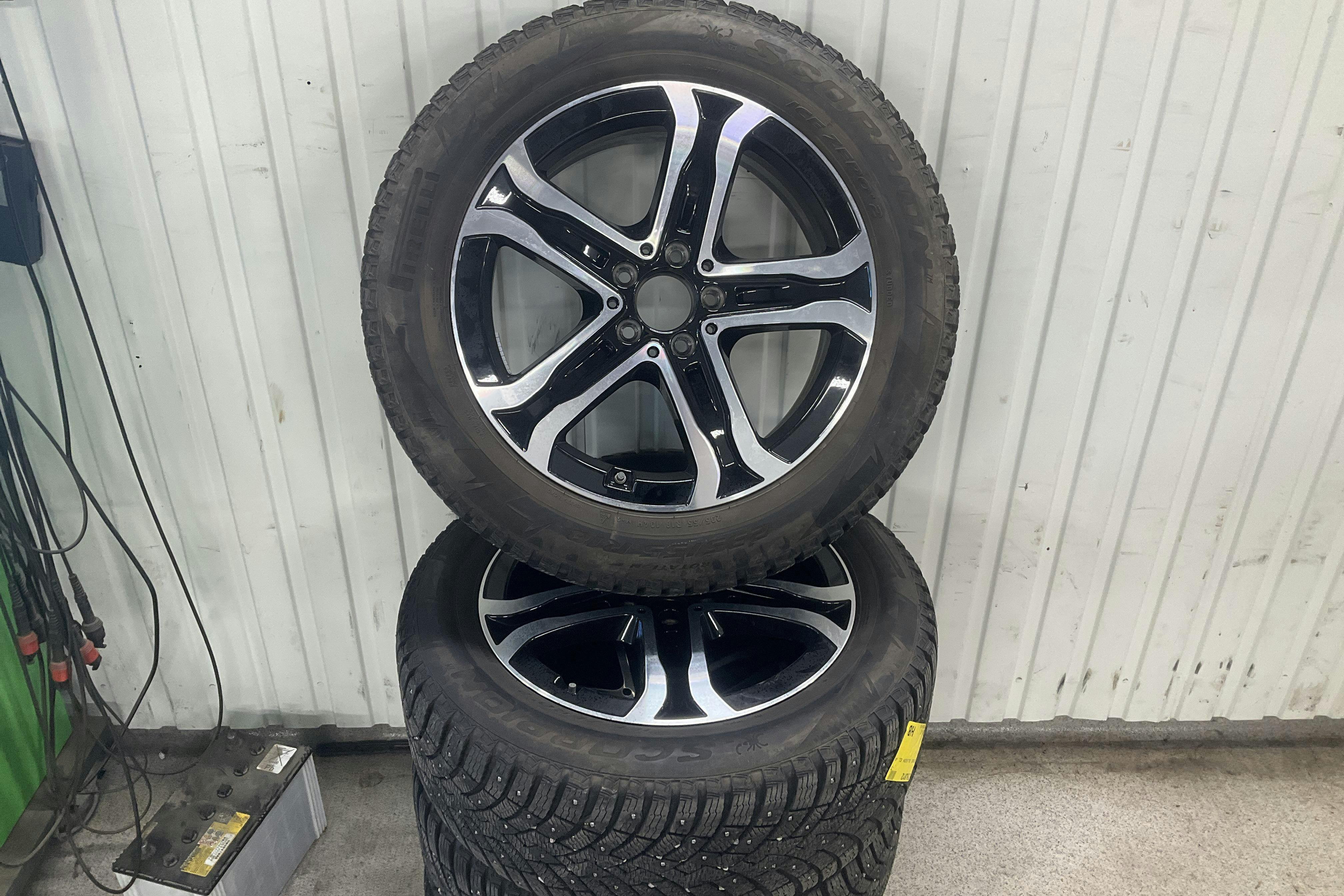 Vehicle Image 18