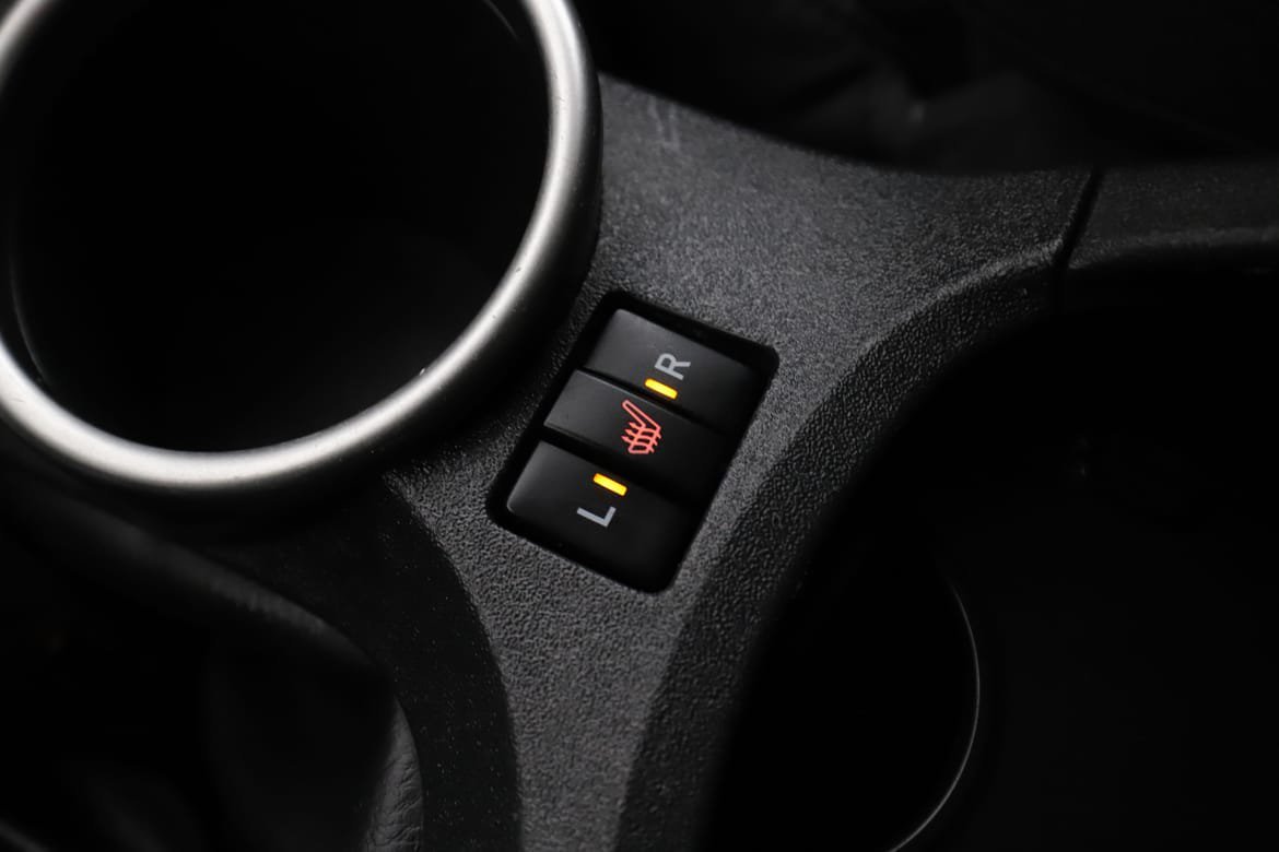 Vehicle Image 25