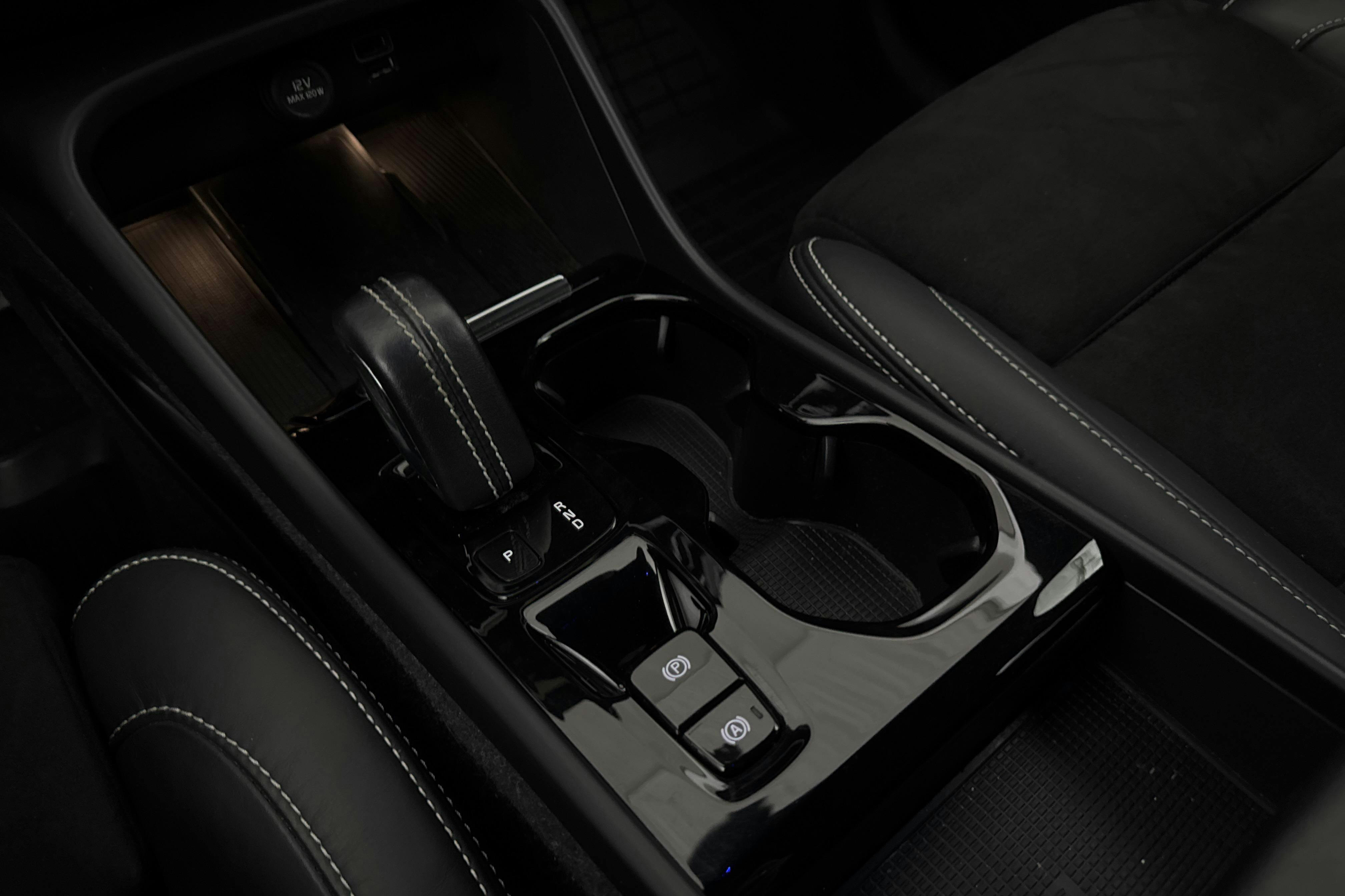 Vehicle Image 16