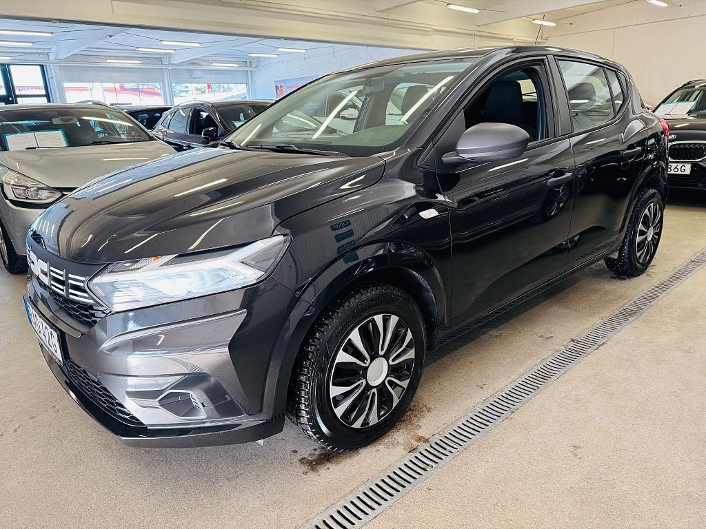 Vehicle Image 12