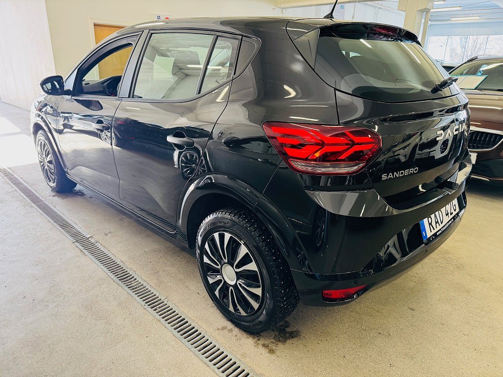 Vehicle Image 14