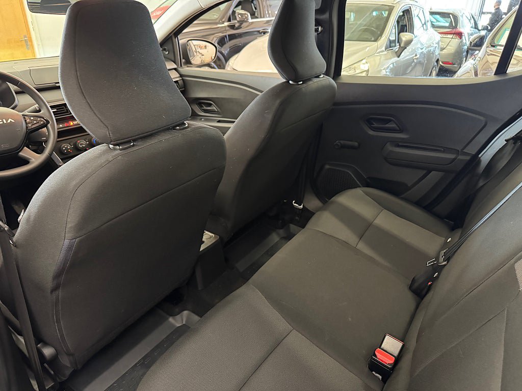 Vehicle Image 17
