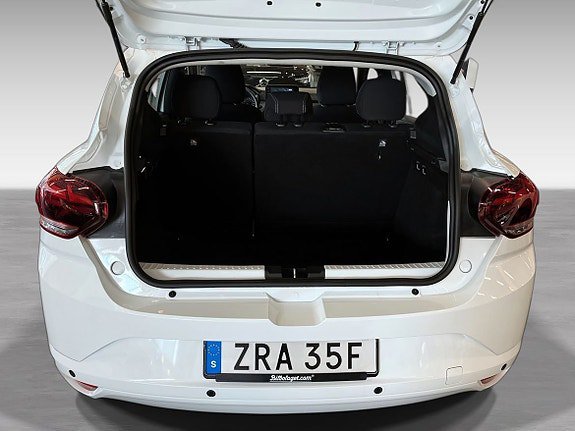 Vehicle Image 13