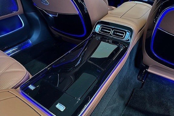 Vehicle Image 24