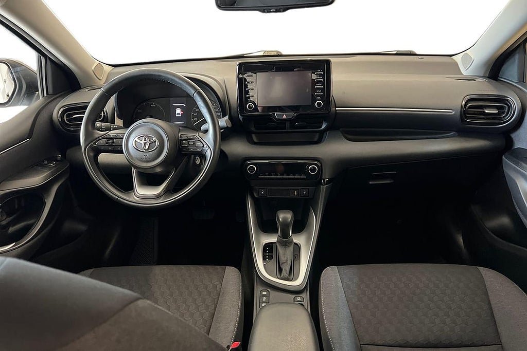 Vehicle Image 8