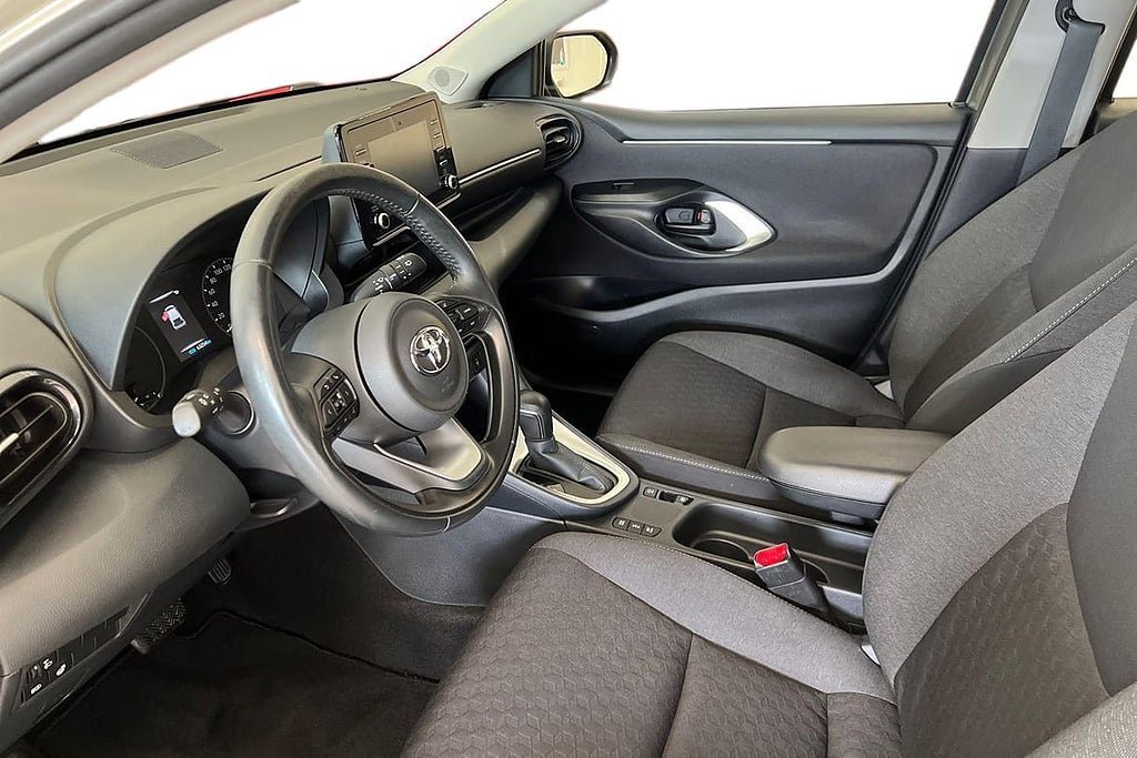 Vehicle Image 12