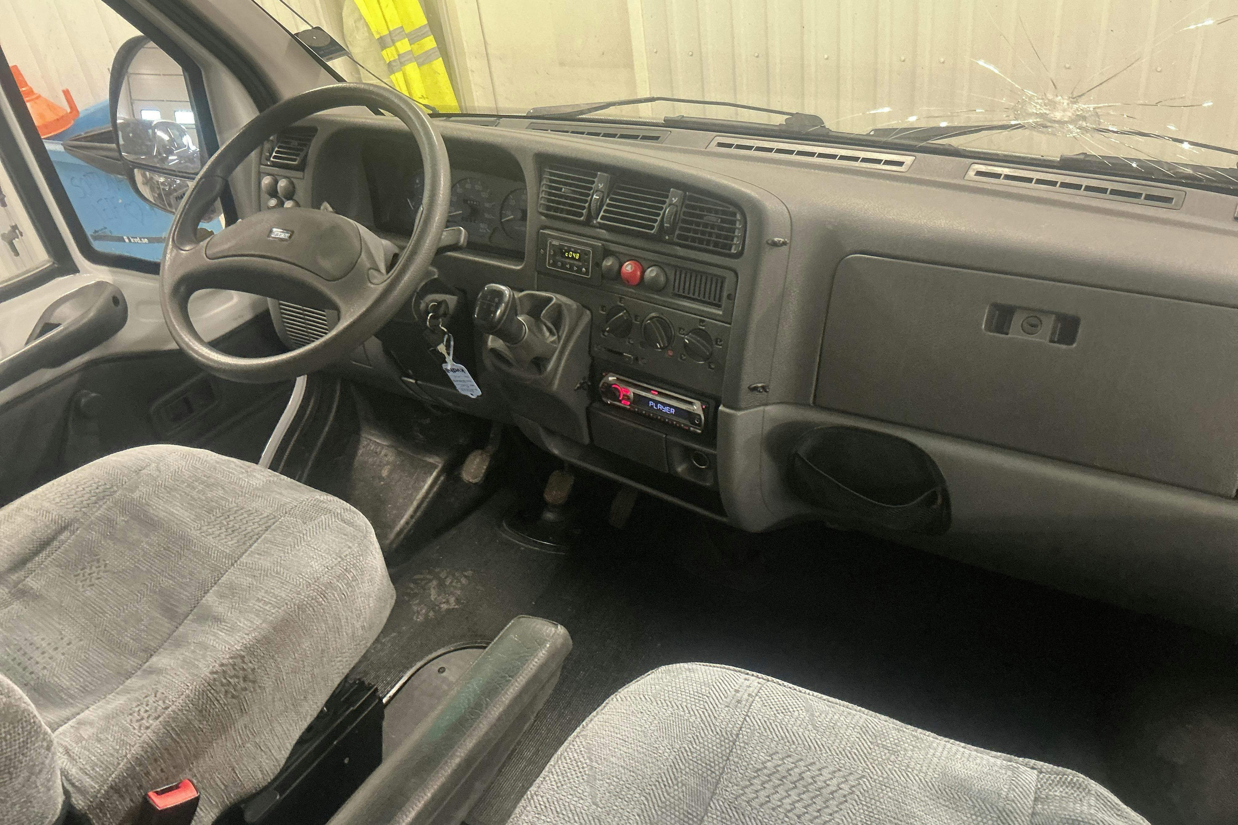 Vehicle Image 13