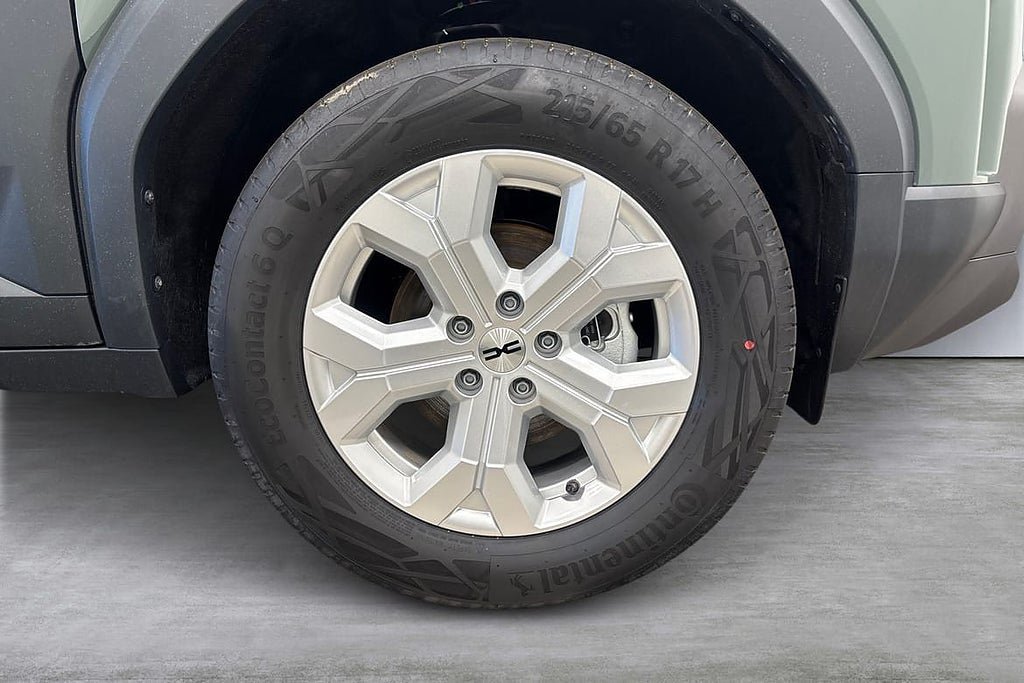 Vehicle Image 7