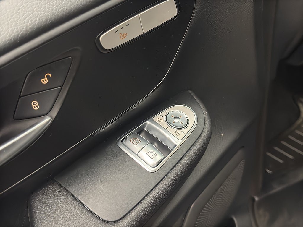 Vehicle Image 28