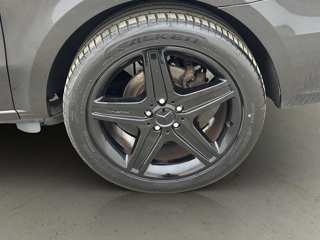 Vehicle Image 35