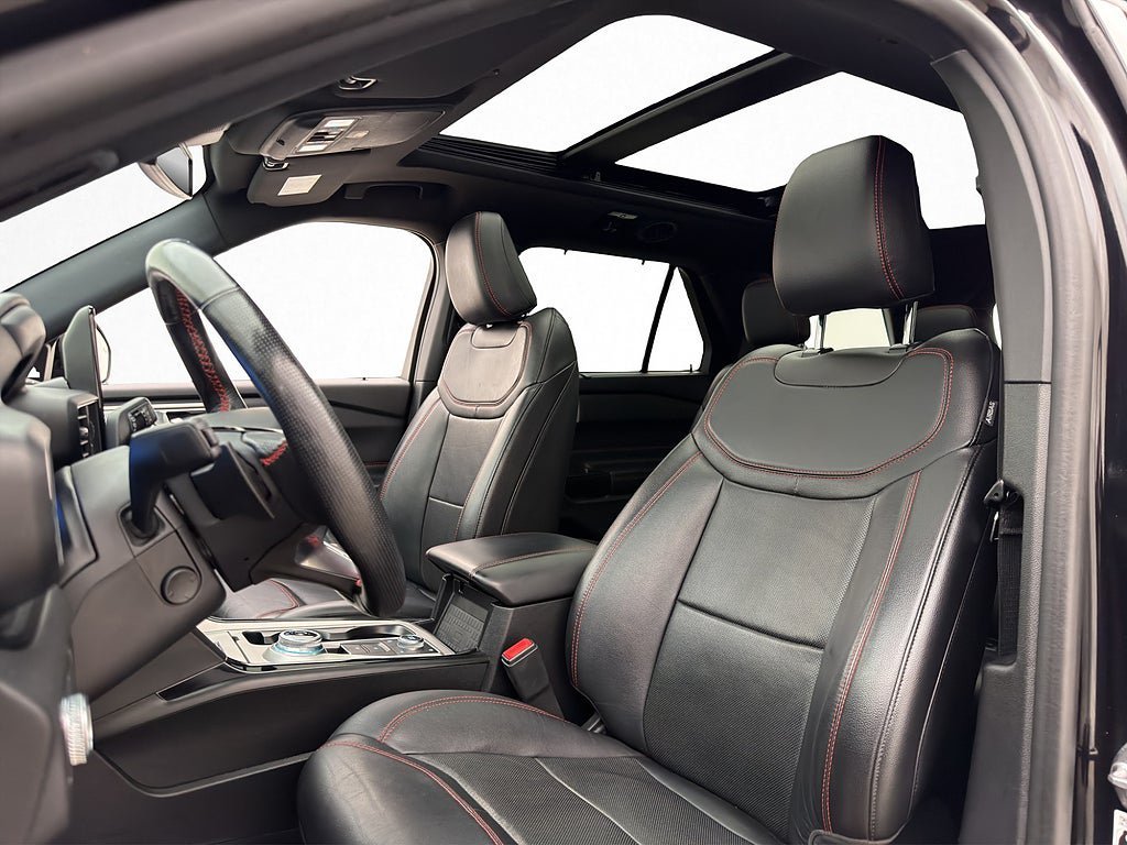 Vehicle Image 13