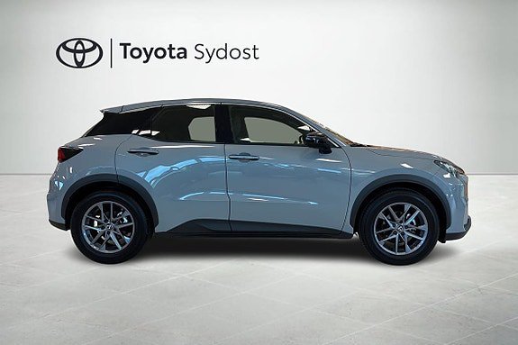 Vehicle Image 16