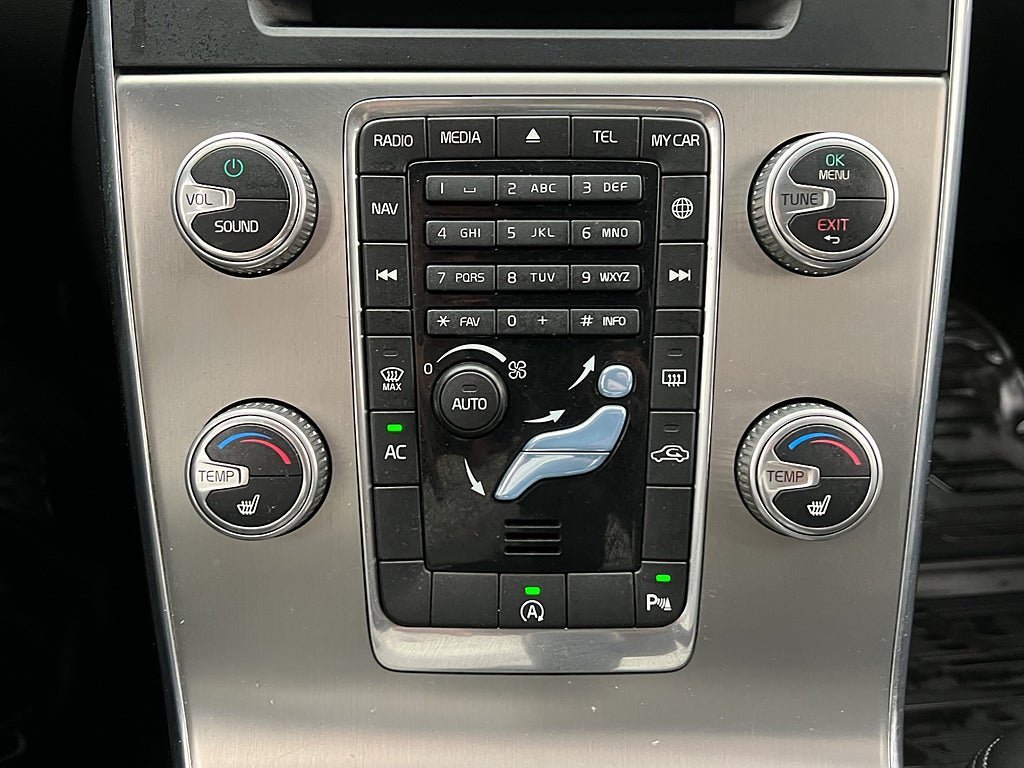 Vehicle Image 24