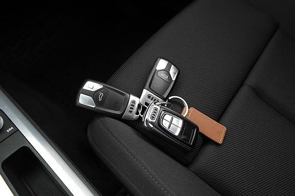 Vehicle Image 24