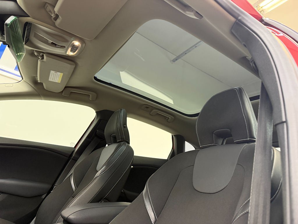Vehicle Image 17