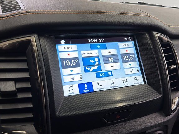 Vehicle Image 25