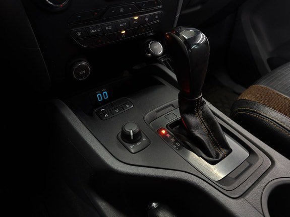 Vehicle Image 27