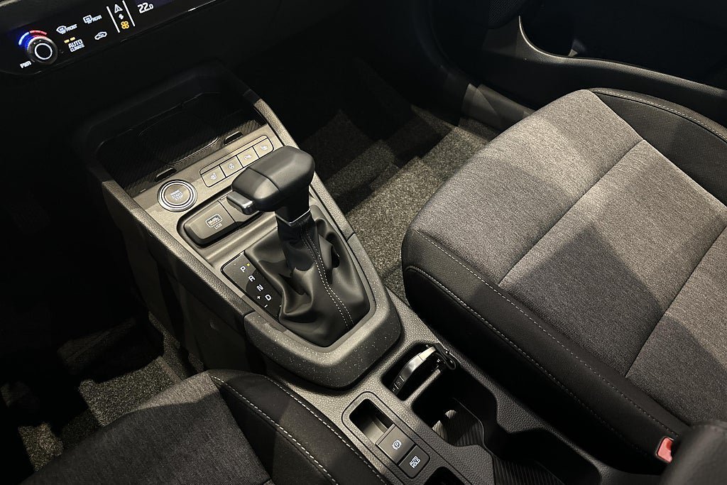 Vehicle Image 16