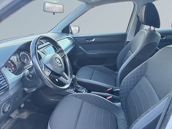 Vehicle Image 7