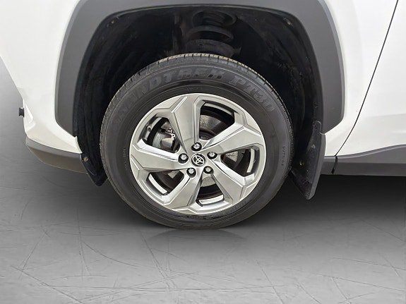 Vehicle Image 32