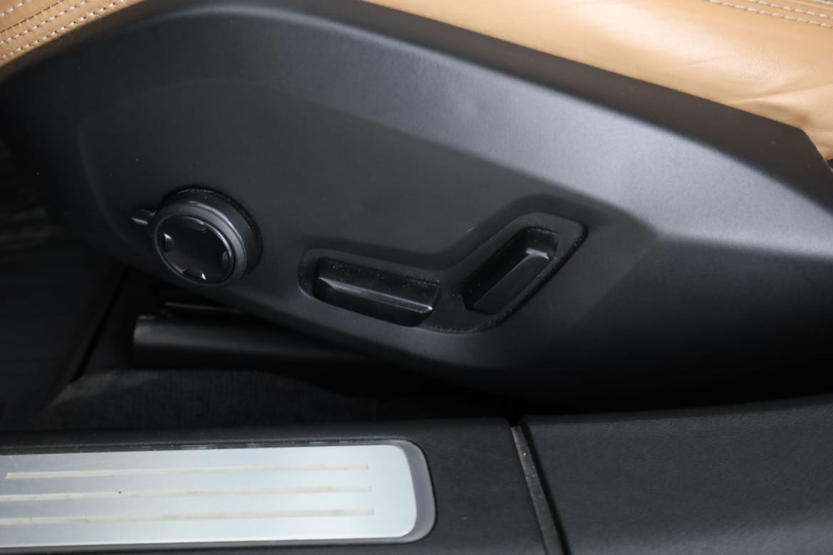 Vehicle Image 36