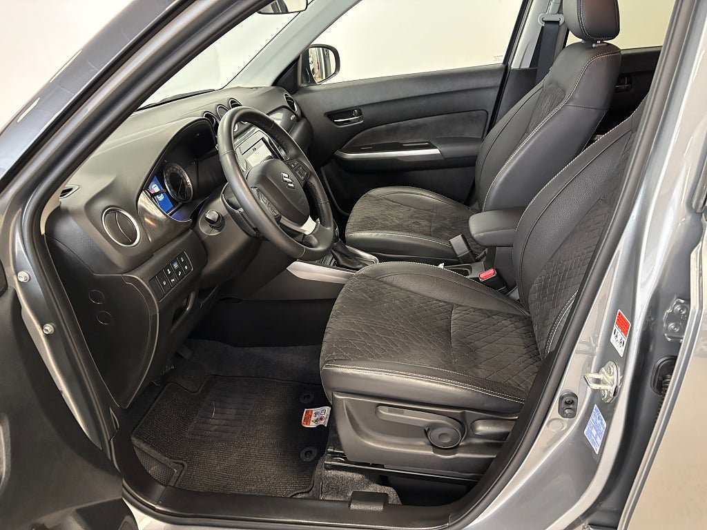 Vehicle Image 6