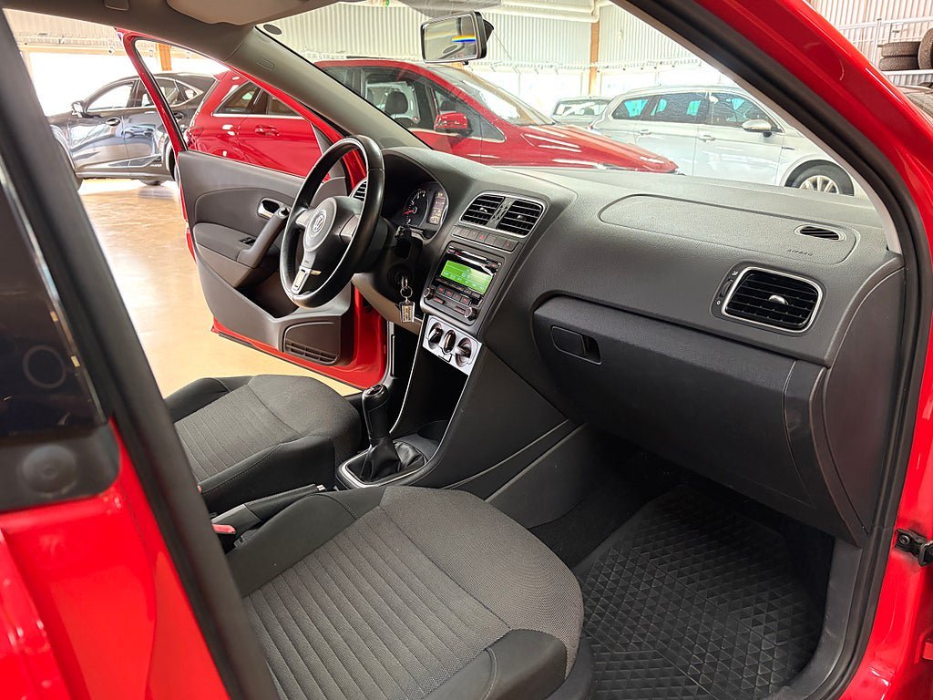 Vehicle Image 16