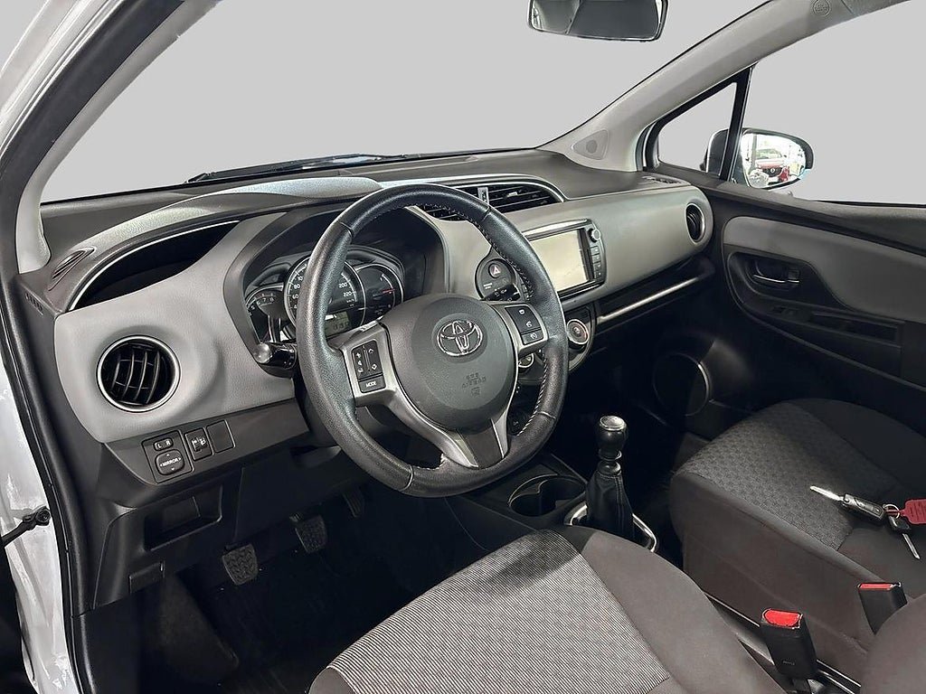 Vehicle Image 14
