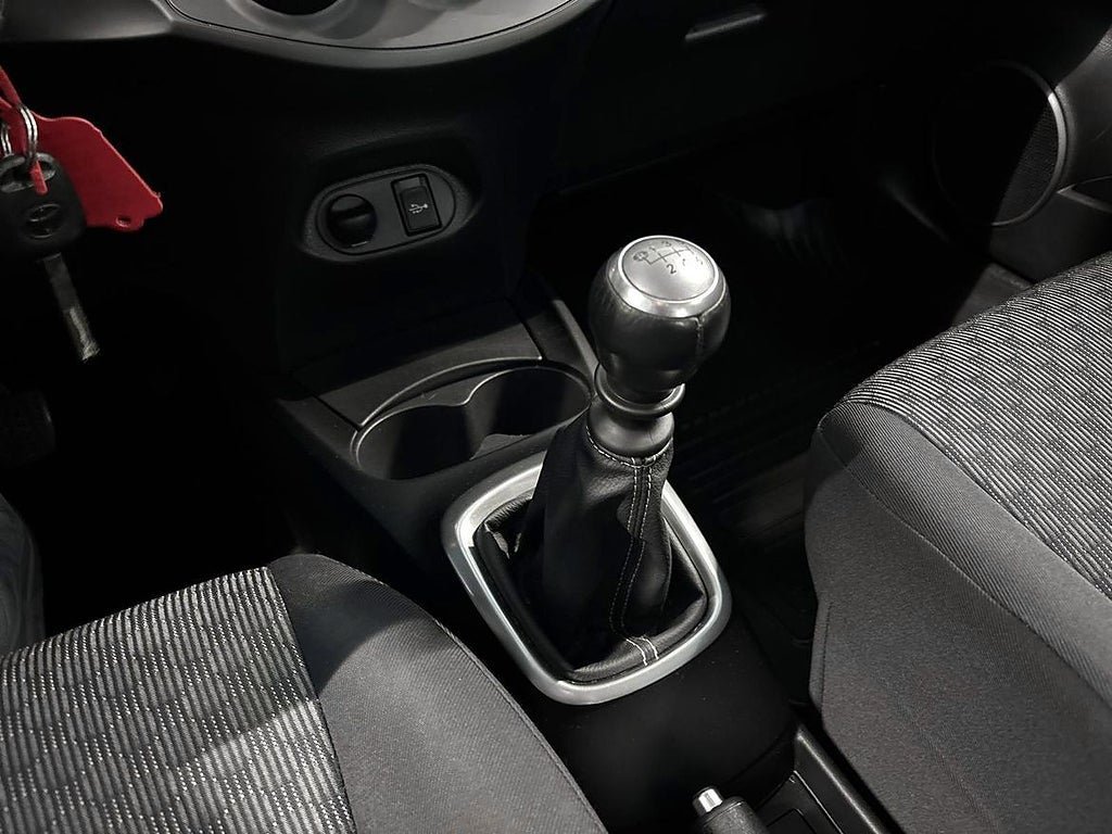 Vehicle Image 18