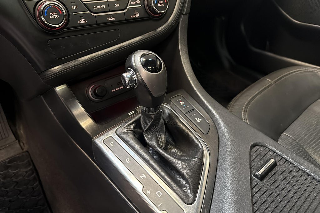 Vehicle Image 9
