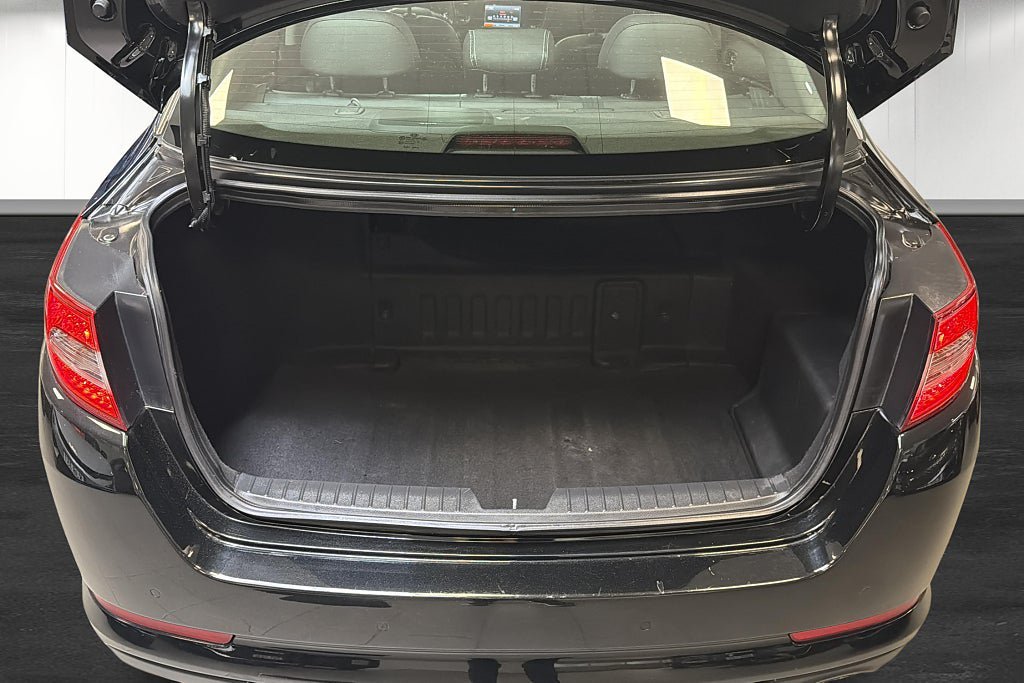 Vehicle Image 14