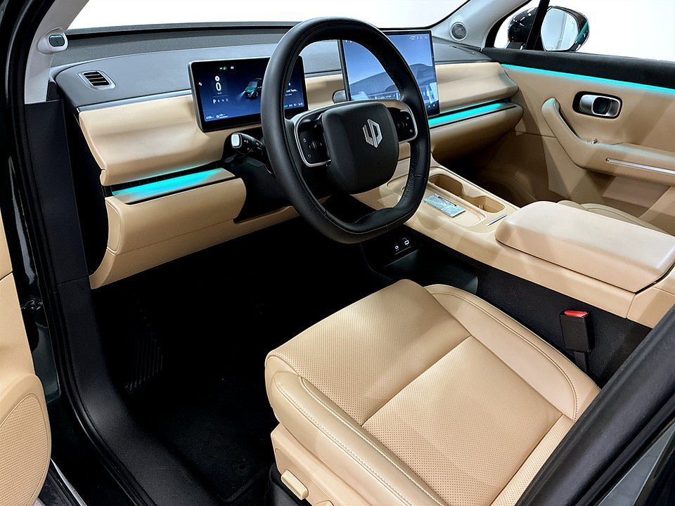 Vehicle Image 13
