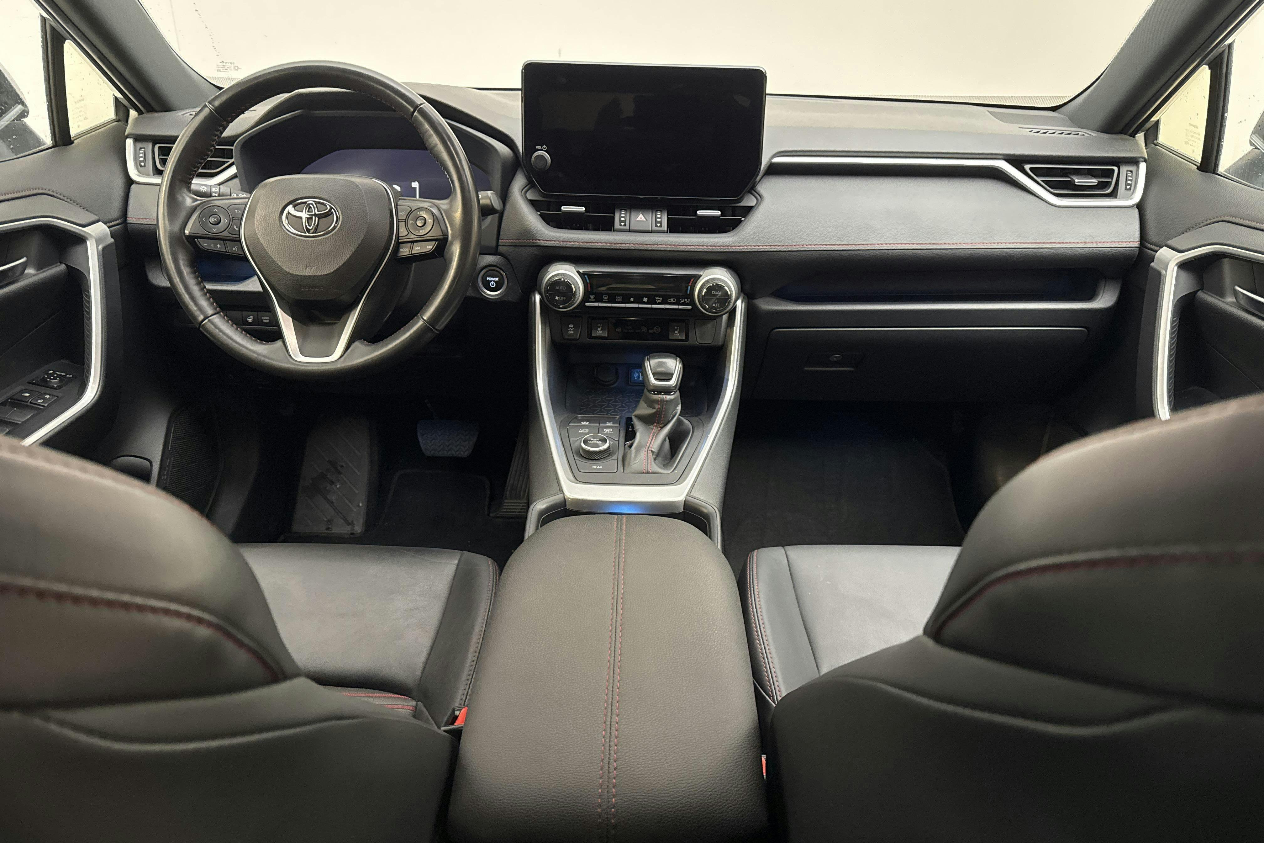 Vehicle Image 6